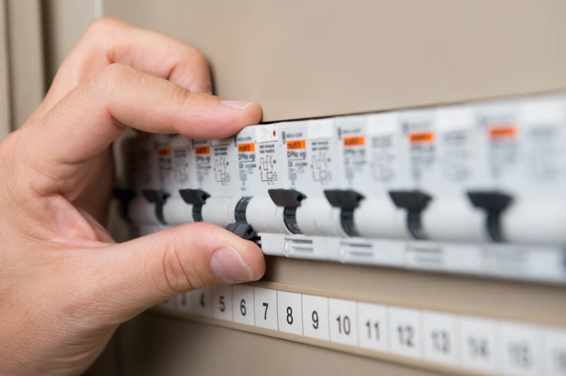 Electrician Wyoming, licensed electricians serving Wyoming